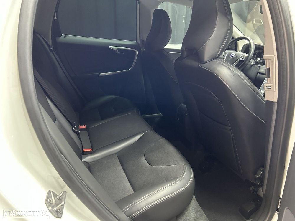 Volvo XC 60 2.0 D4 Inscription - 13
