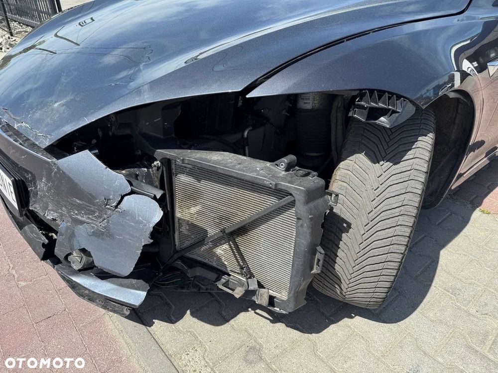 Tesla Model S - 15