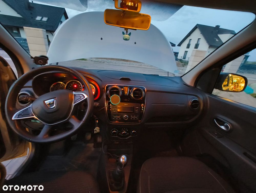 Dacia Lodgy 1.3 TCe Laureate S&S - 11