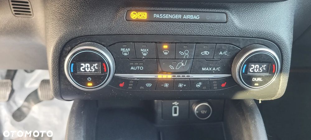 Ford Focus 1.0 EcoBoost Titanium - 9