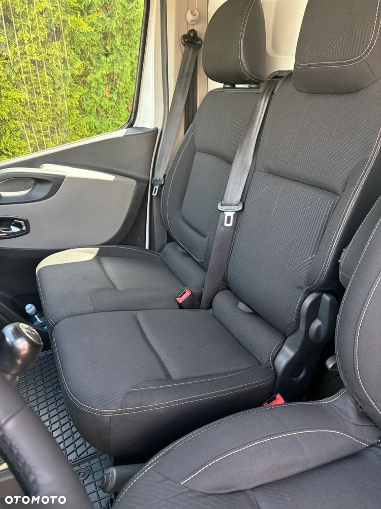 Renault Trafic - 12