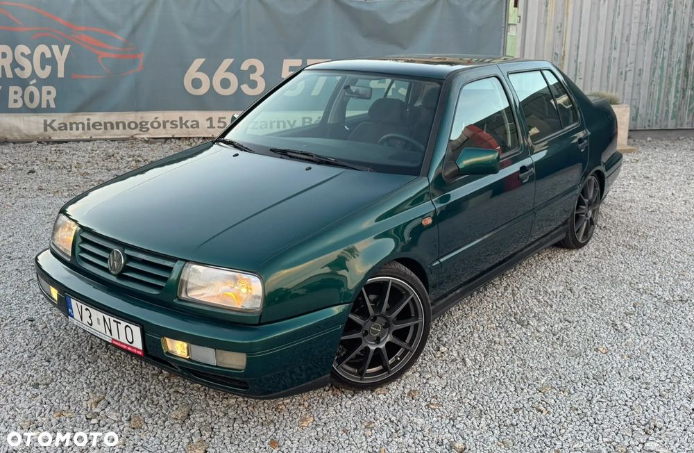 Volkswagen Vento - 3
