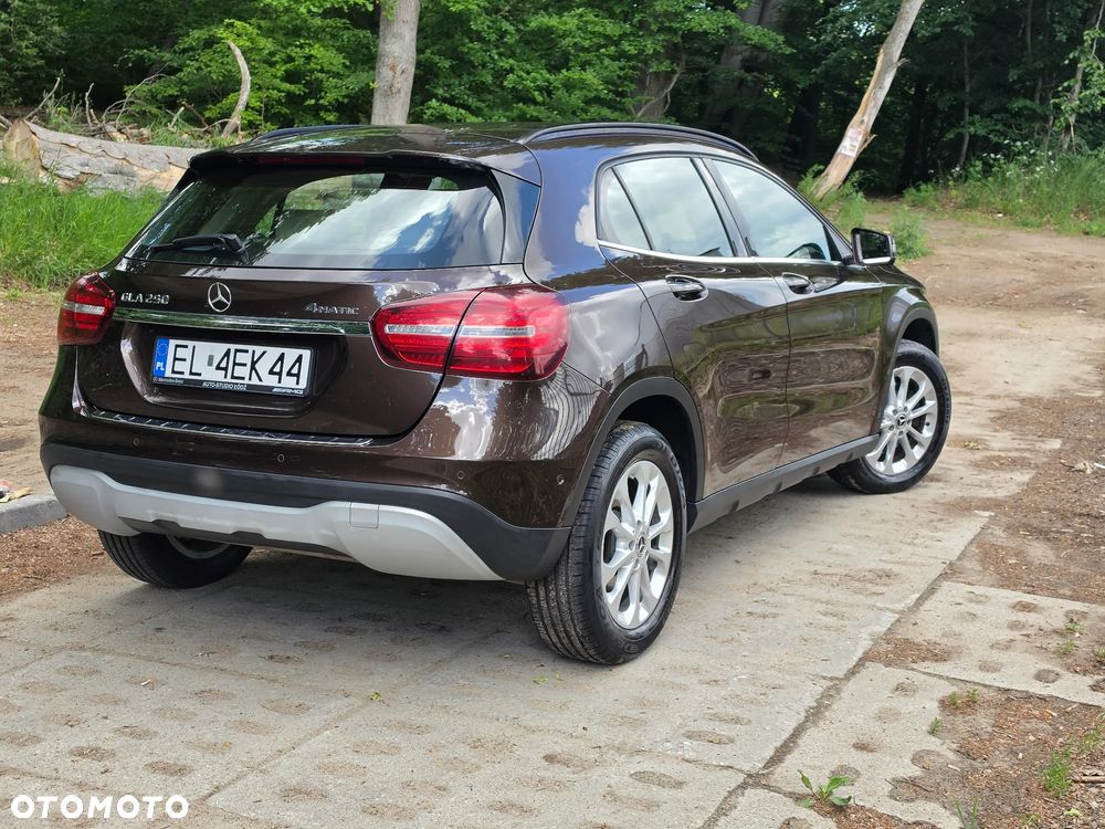 Mercedes-Benz GLA 250 4-Matic AMG Line - 7