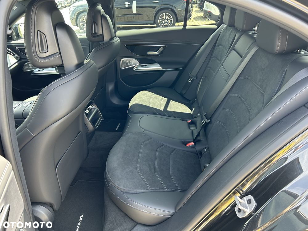 Mercedes-Benz Klasa E 300 PHEV 4-Matic AMG 9G-Tronic - 8