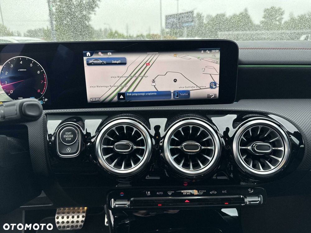 Mercedes-Benz CLA 200 AMG Line 7G-DCT - 13