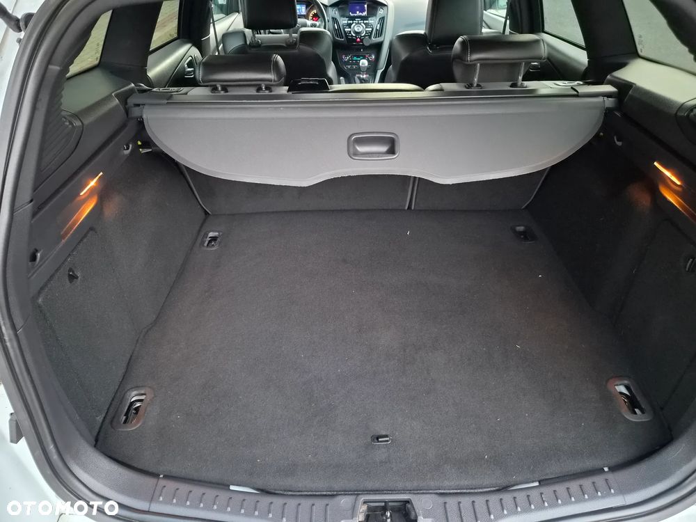 Ford Focus 2.0 EcoBoost ST mit Leder-Sport-Paket - 17
