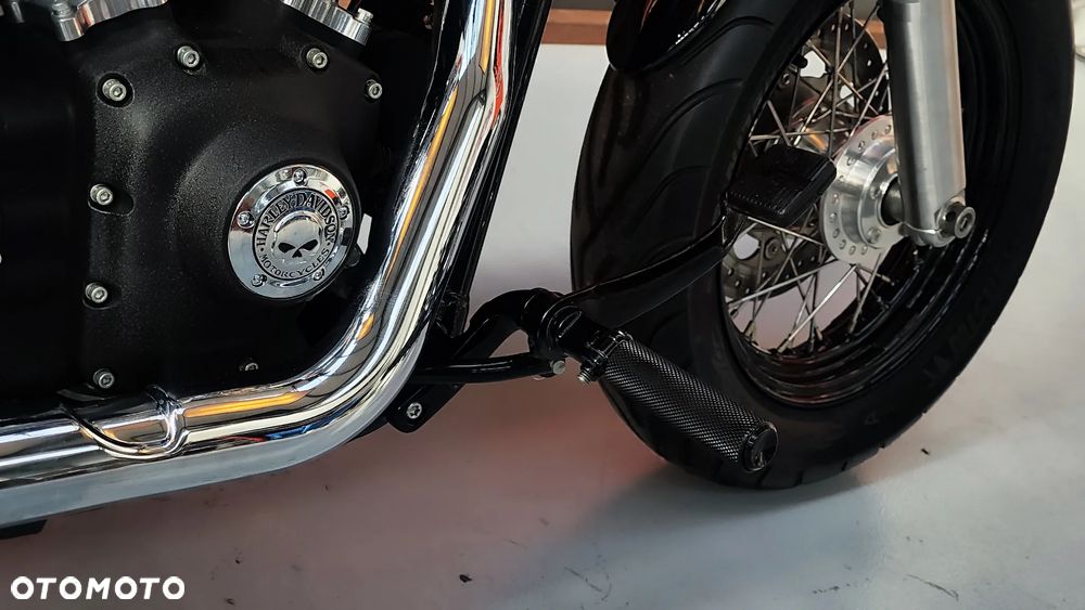 Harley-Davidson Dyna Street Bob - 31