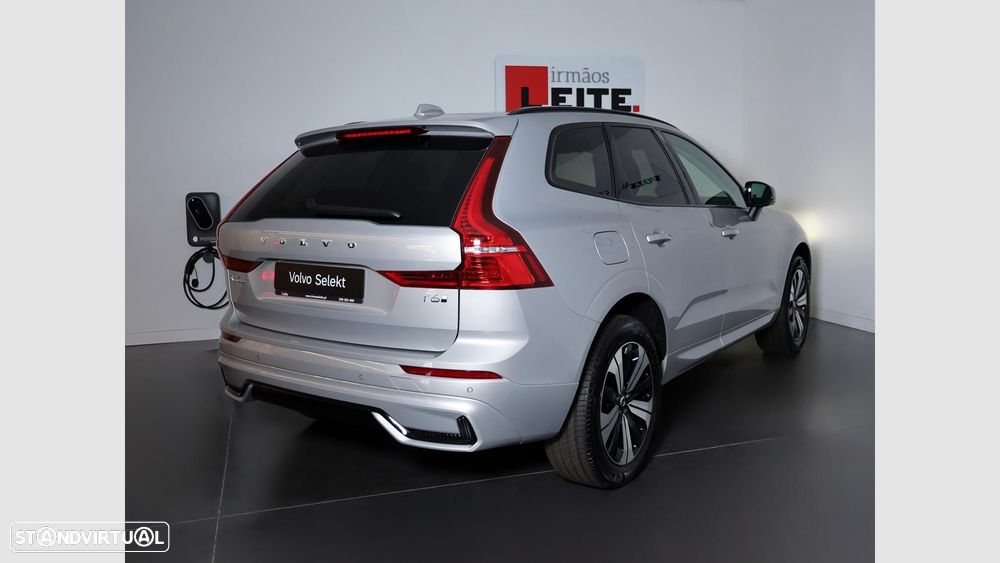 Volvo XC 60 2.0 T6 PHEV Plus Dark AWD — fotografia 5