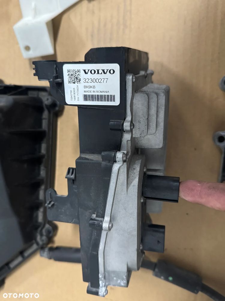 VOLVO XC90 II XC60 II S90 V90 MODUŁ STEROWNIK AKUMULATORA regulator 32300277 - 2