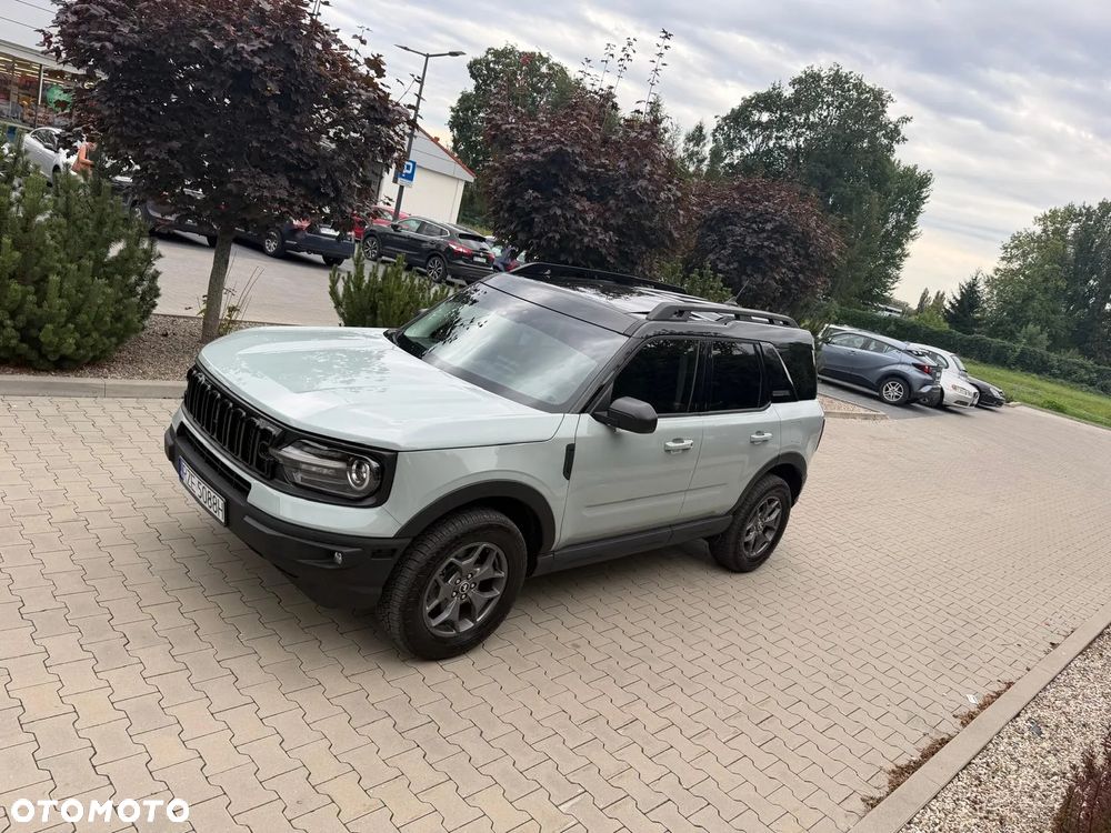 Ford Bronco - 1