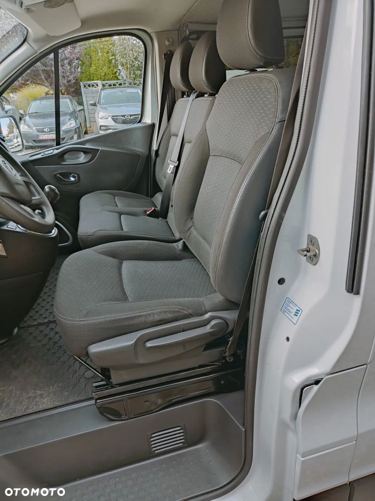 Opel Vivaro L2H1 brygadówka 6 osób - 15