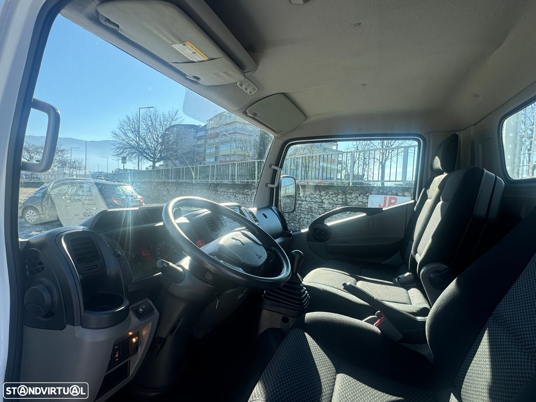 Renault Maxity 2.5dCI 140CV 3LUG Tri-Basculante 105.000 Kms - 11
