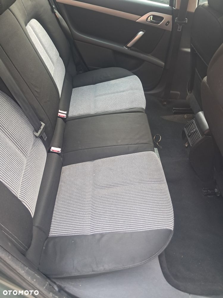 Peugeot 407 - 6