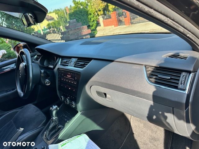 Skoda Octavia 2.0 TDI DSG RS - 19