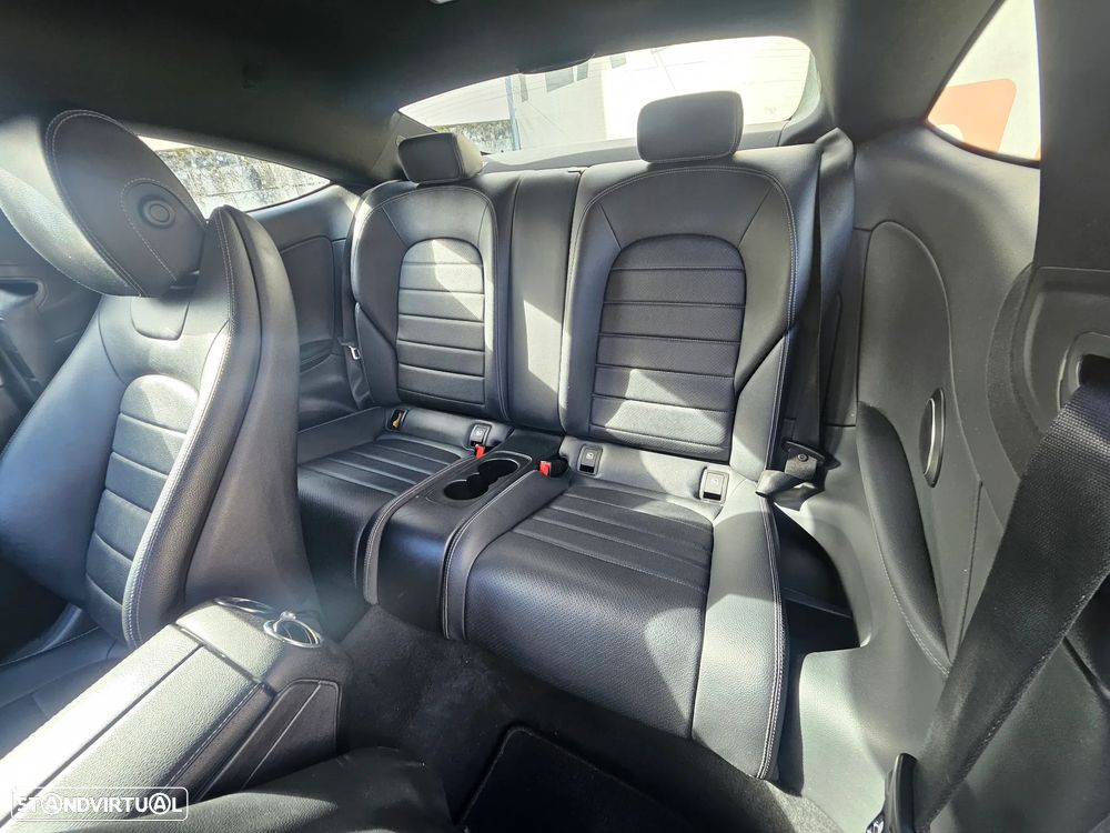 Mercedes-Benz C 220 d Coupe 9G-TRONIC AMG Line - 12