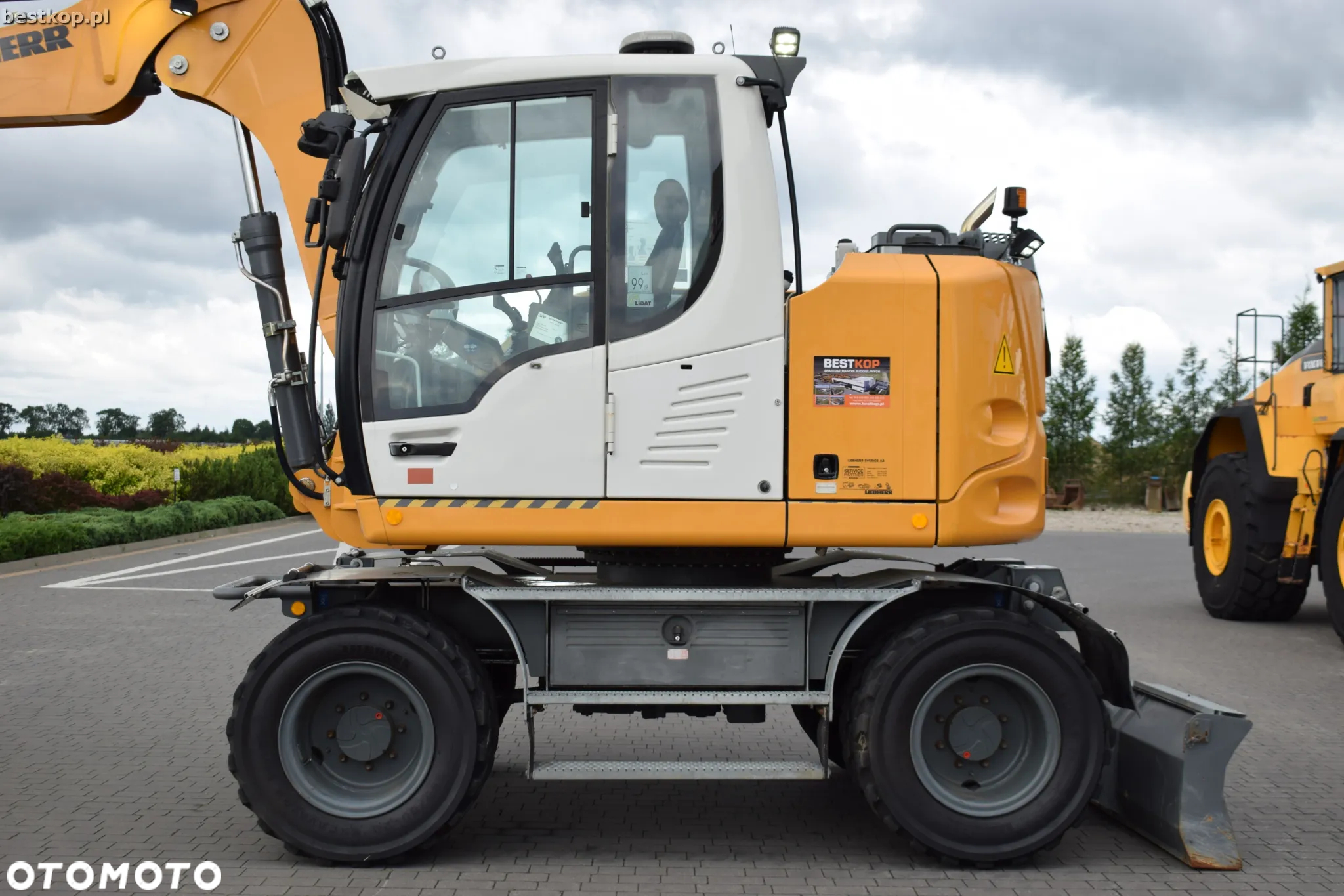 Liebherr A910 Compact Litronic - 12