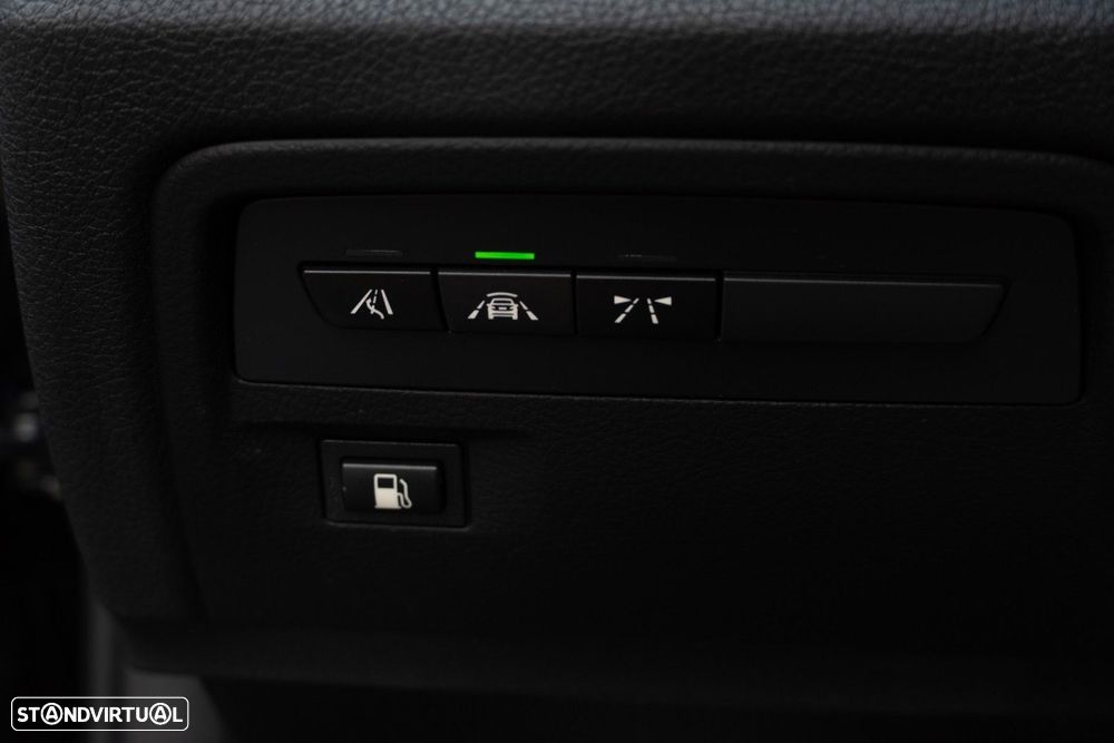 BMW 330 e iPerformance Pack M - 48