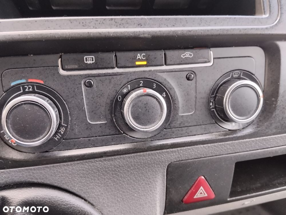 Volkswagen Transporter - 7