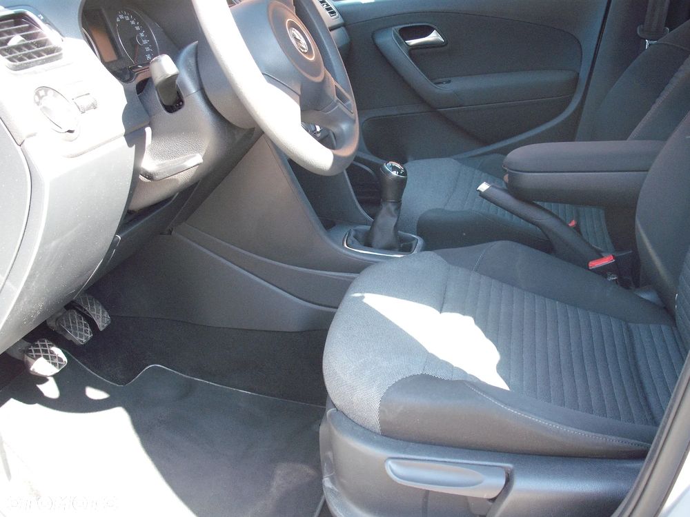 Volkswagen Polo - 12