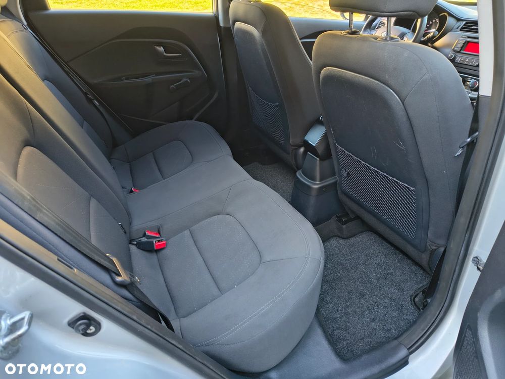 Kia Rio 1.2 Dream Team Edition - 17