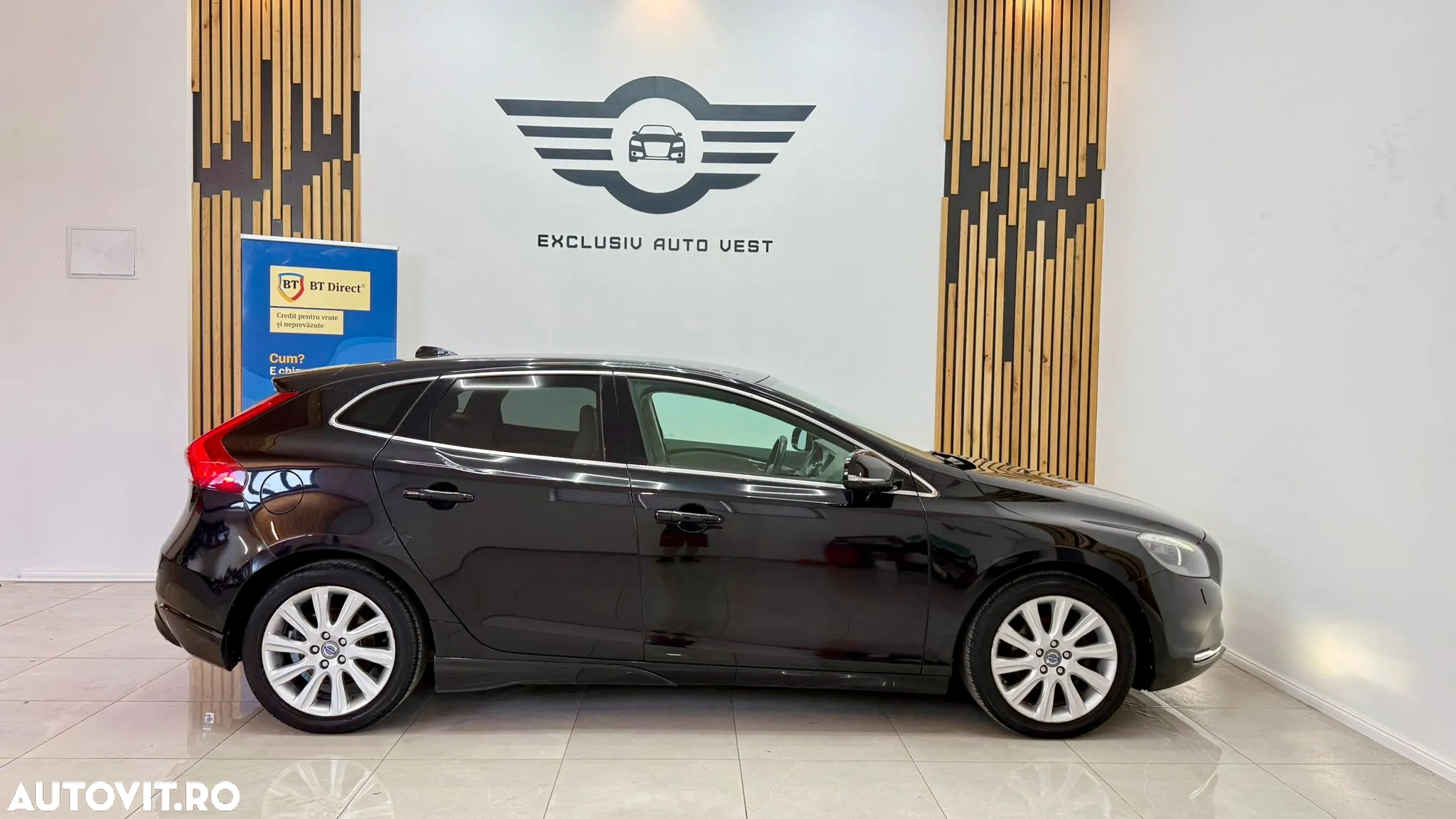 Volvo V40 Cross Country D2 Momentum - 12