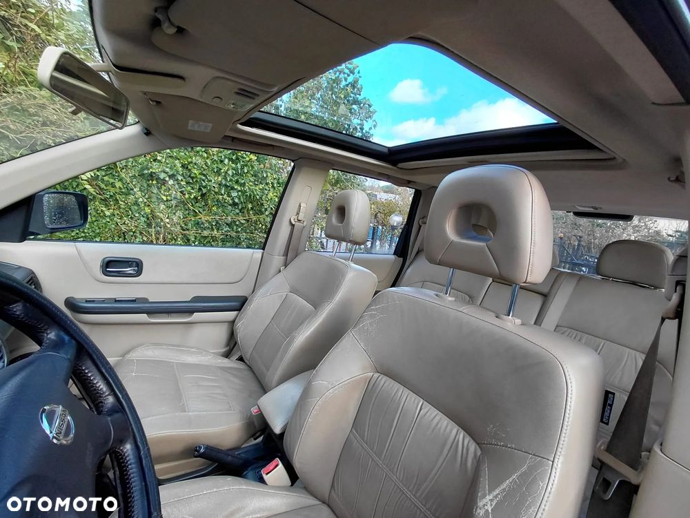 Nissan X-Trail 2.0 Luxury - 15