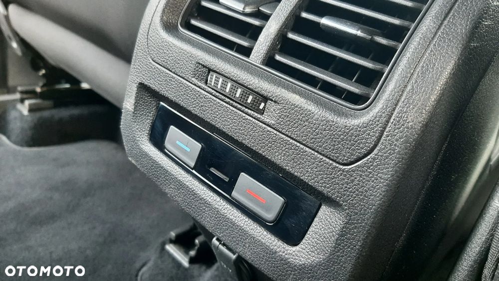 Volkswagen Touran - 18