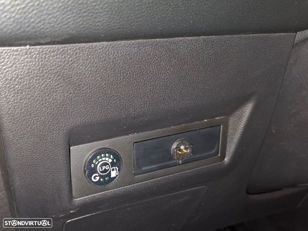 Renault Captur 1.0 TCe Techno Bi-Fuel - 19