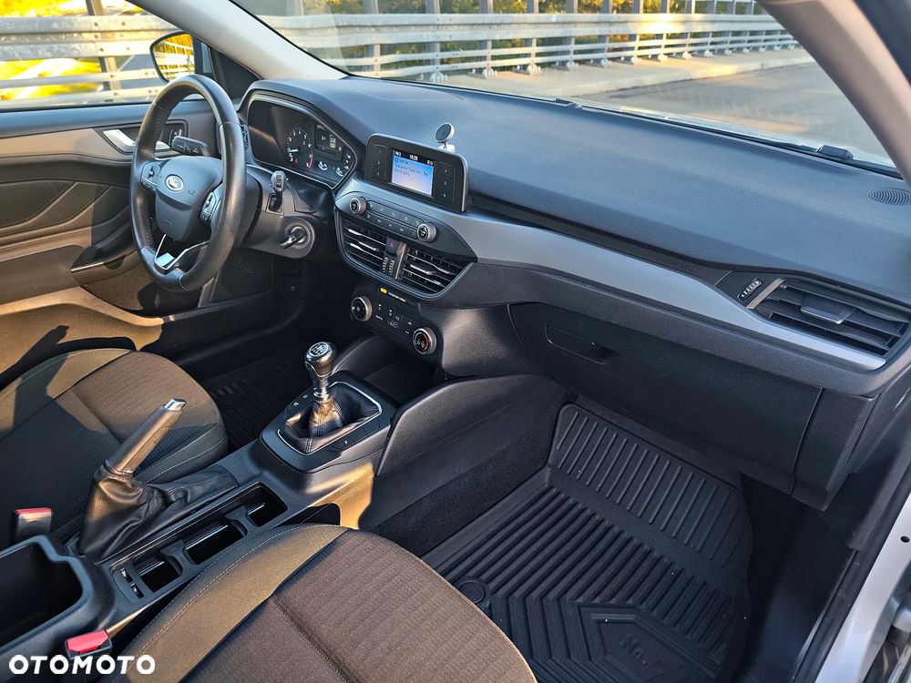 Ford Focus 1.0 EcoBoost Trend Edition - 6