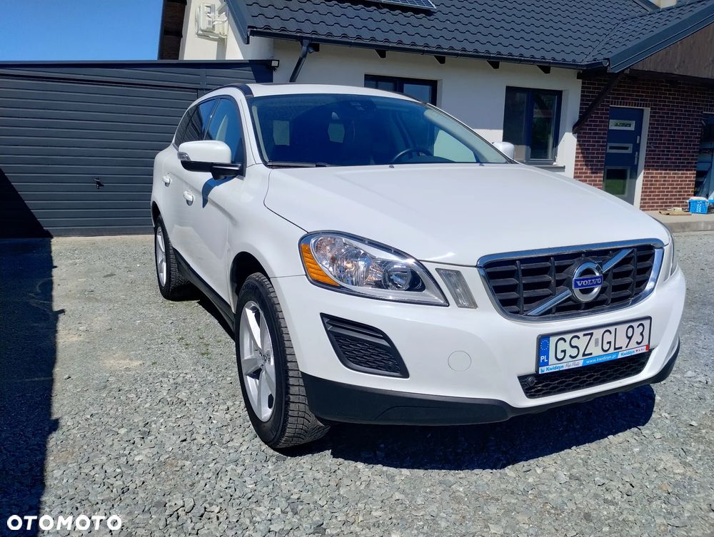 Volvo XC 60 T6 AWD Momentum - 3