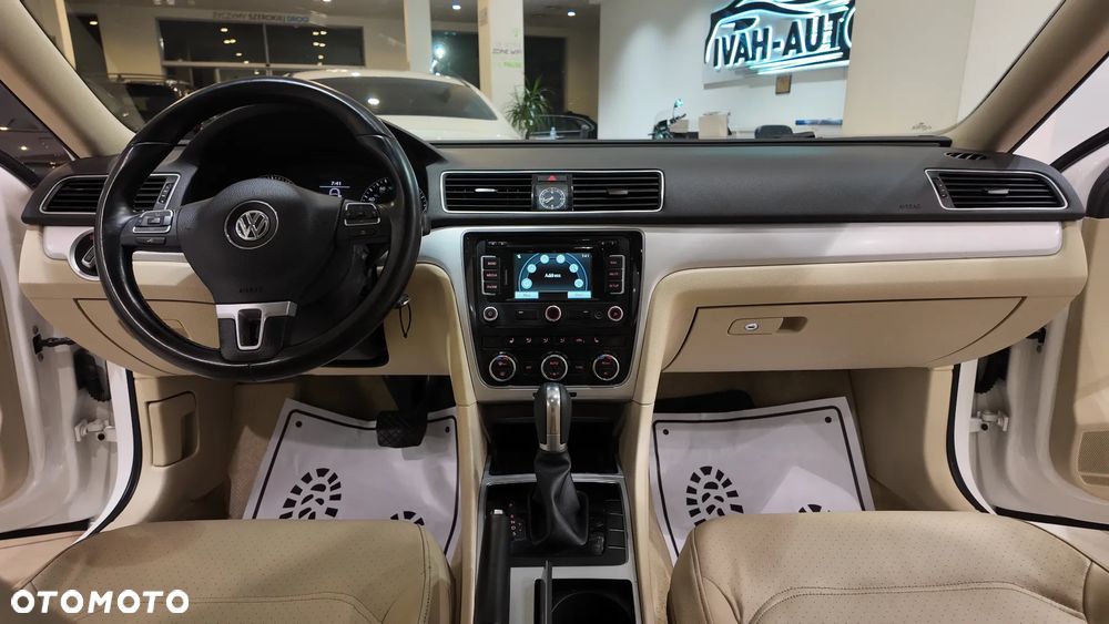 Volkswagen Passat - 26