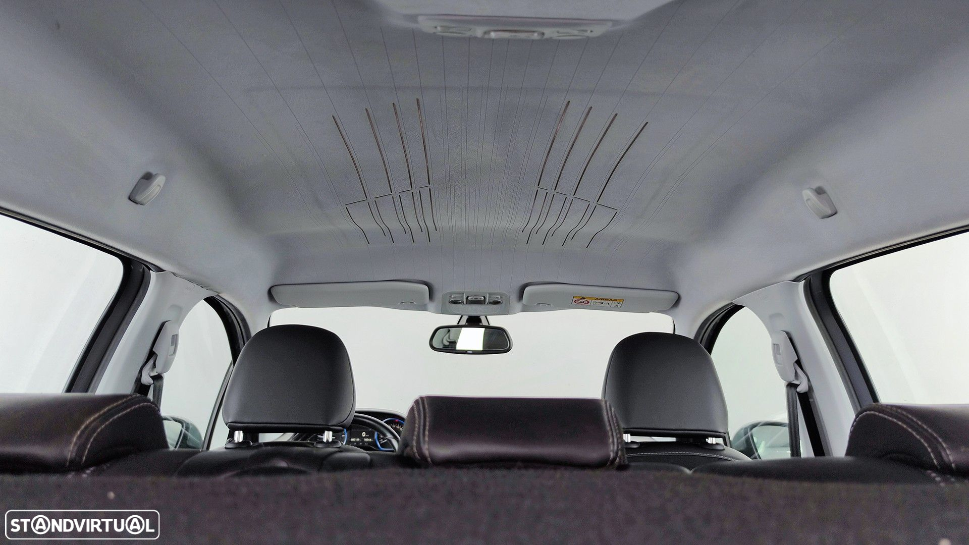 Peugeot 2008 1.2 PureTech Allure EAT6 - 42