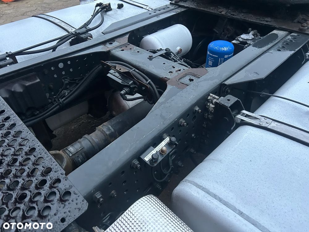 Iveco STRALIS 460 KM ACC / MEGA / LOW DECK / HI-WAY EURO 6 / 2016 ROK / DUŻE ZBIORNIKI PALIWA 1350 L / PRZÓD i TYŁ NA PODUSZCE / PRZEBIEG 864 324 KM !! - 11