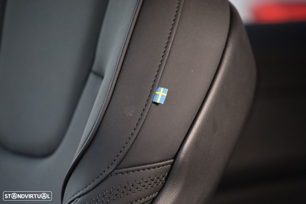 Volvo XC 60 2.0 T6 PHEV Core AWD - 9