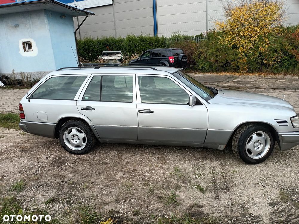 Mercedes-Benz Klasa E 300 T Diesel - 11