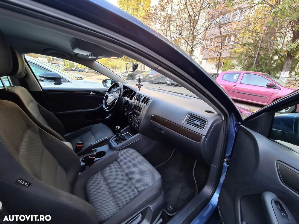 Volkswagen Jetta 2.0 TDI Comfortline - 1