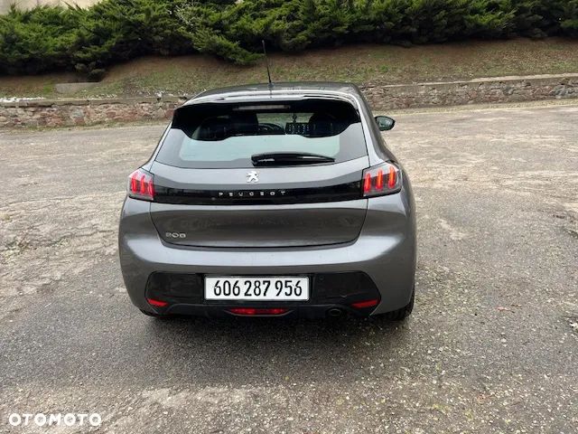 Peugeot 208 - 6