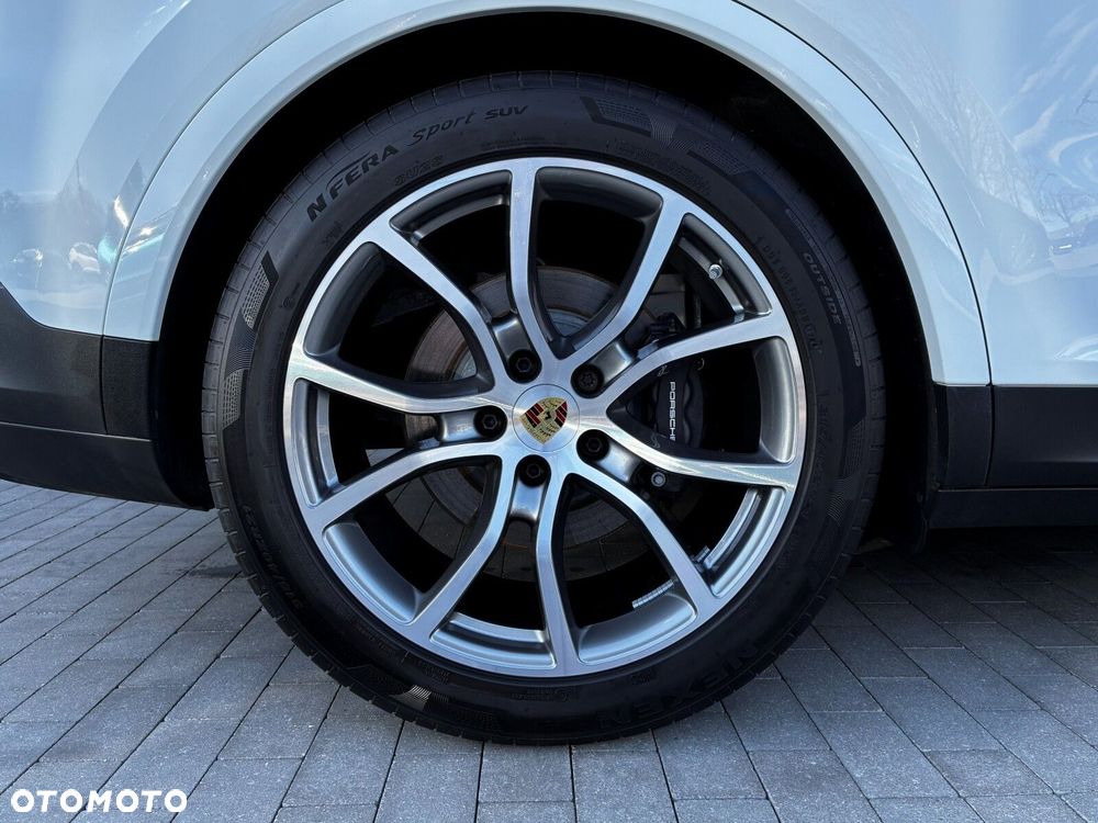 Porsche Cayenne - 14