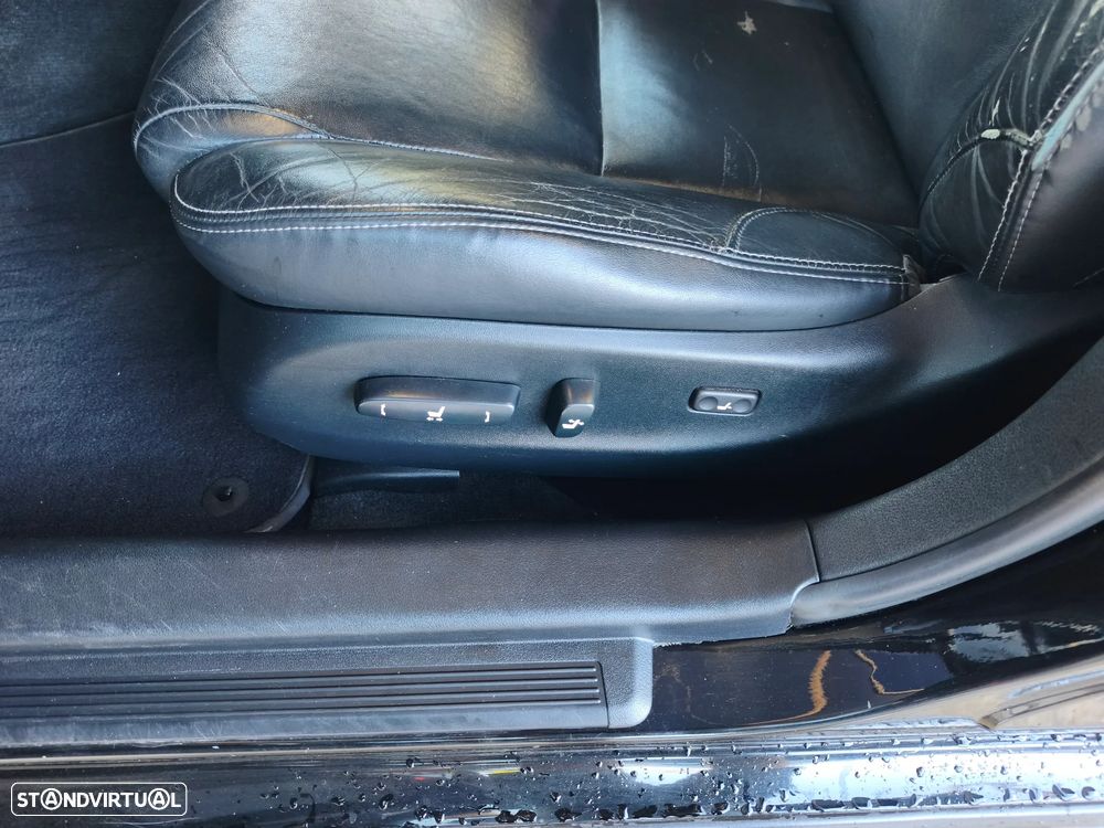 Lexus IS 220 d Luxury 2D - 28