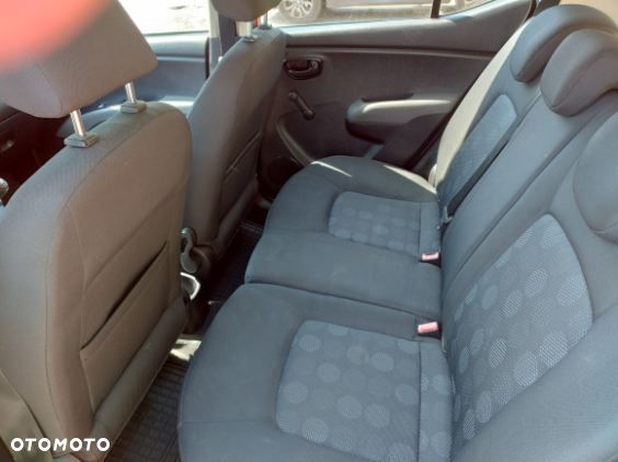 Hyundai i10 - 10