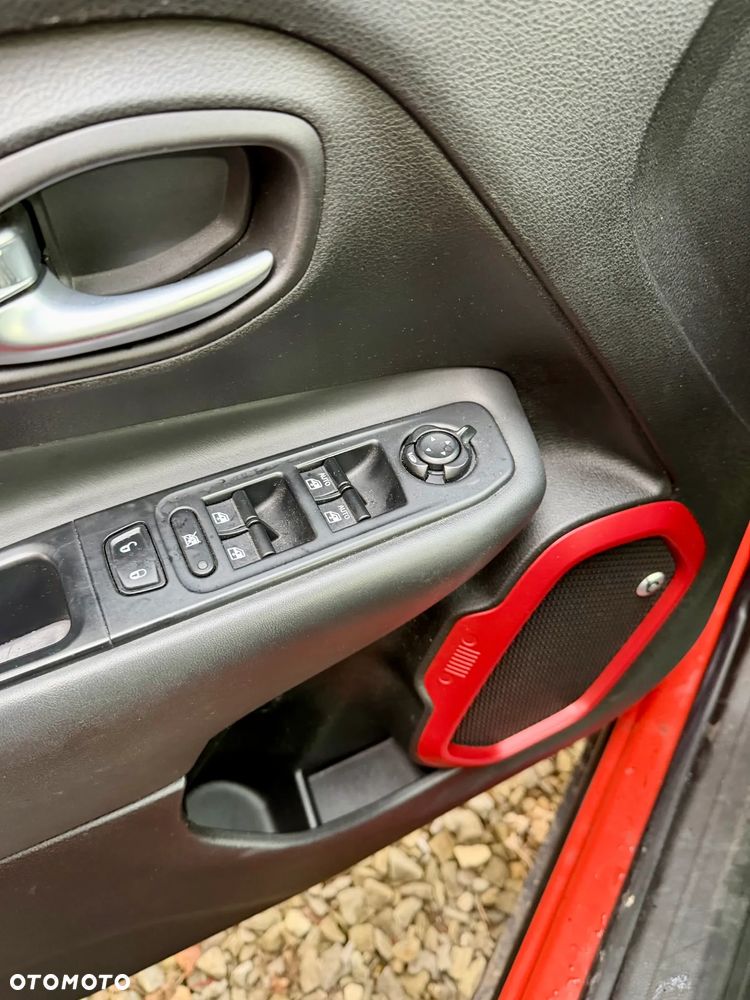 Jeep Renegade - 12