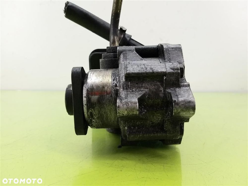 POMPA WSPOMAGANIA BMW SERIA 3 E46 2,0 DIESEL 115 KM 98-07 R ZF - 4