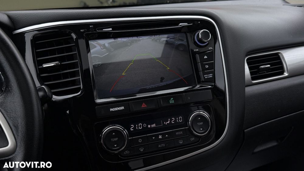 Mitsubishi Outlander - 16