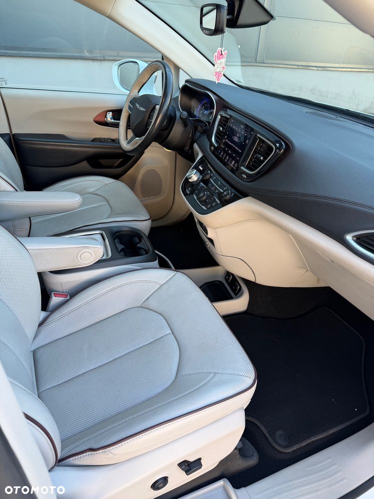 Chrysler Pacifica - 6