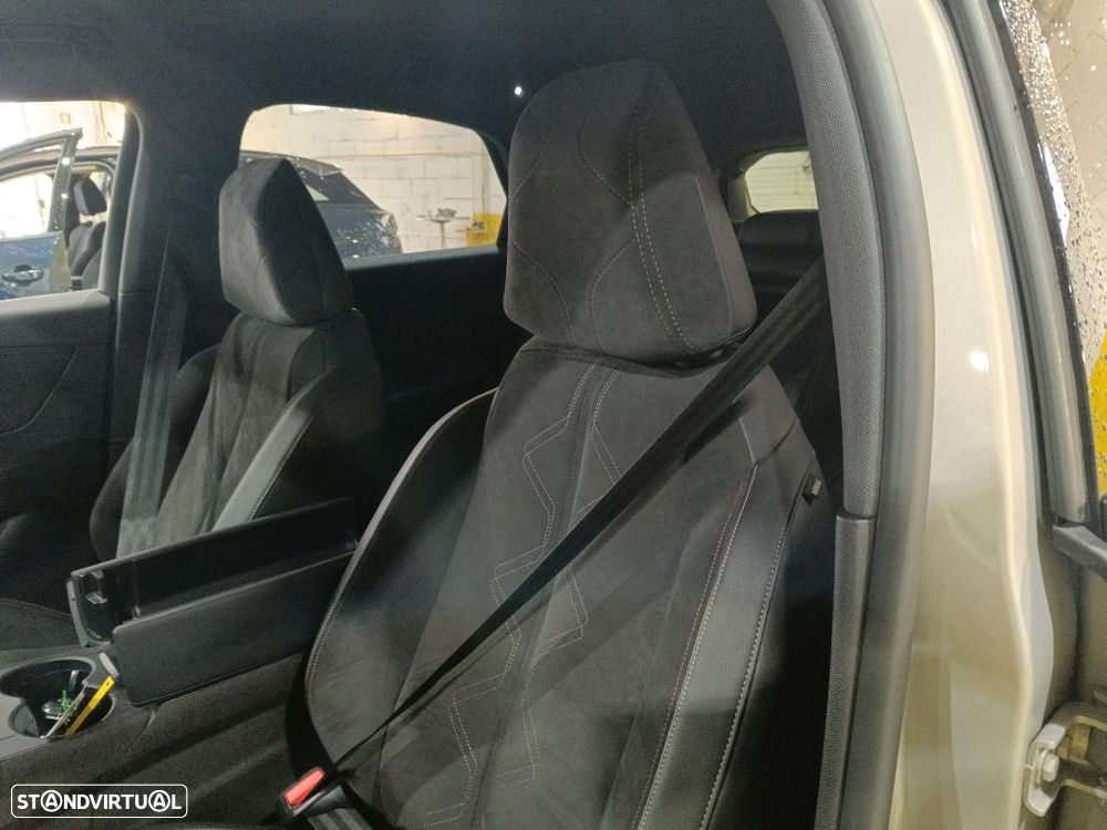 DS DS7 Crossback E-Tense Performance Line EAT8 - 5