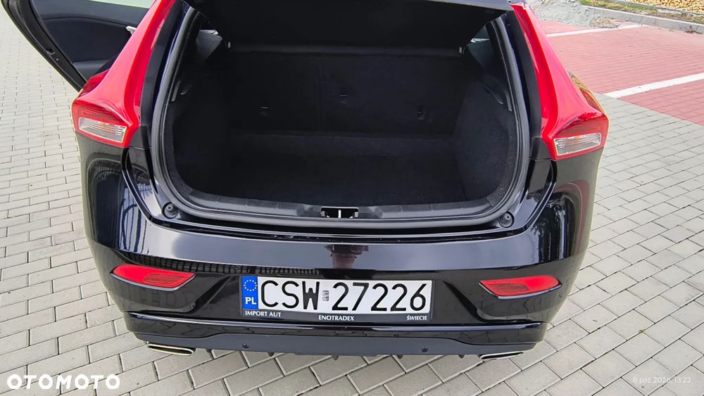 Volvo V40 - 16
