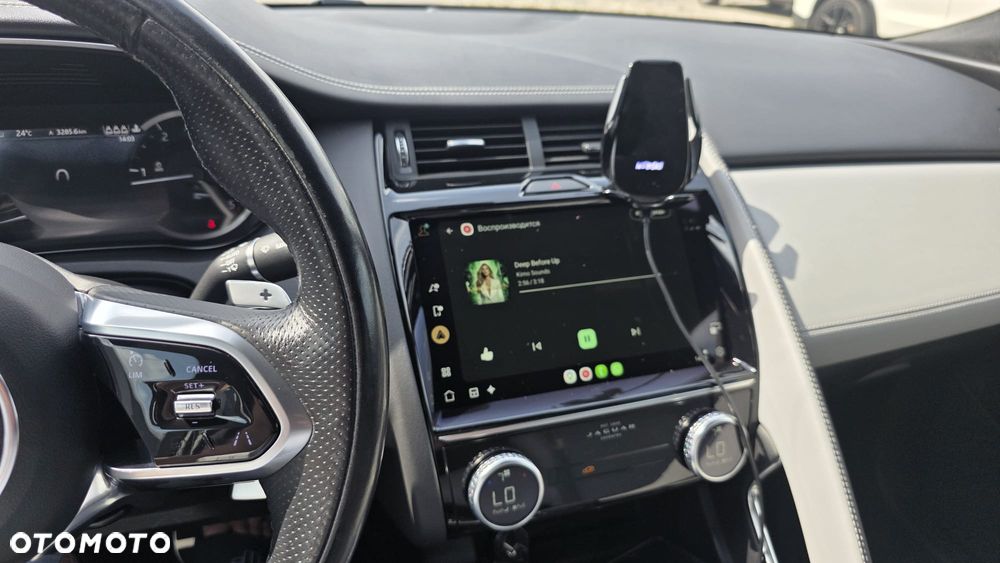 Jaguar E-Pace 2.0 D165 mHEV AWD R-Dynamic SE - 11