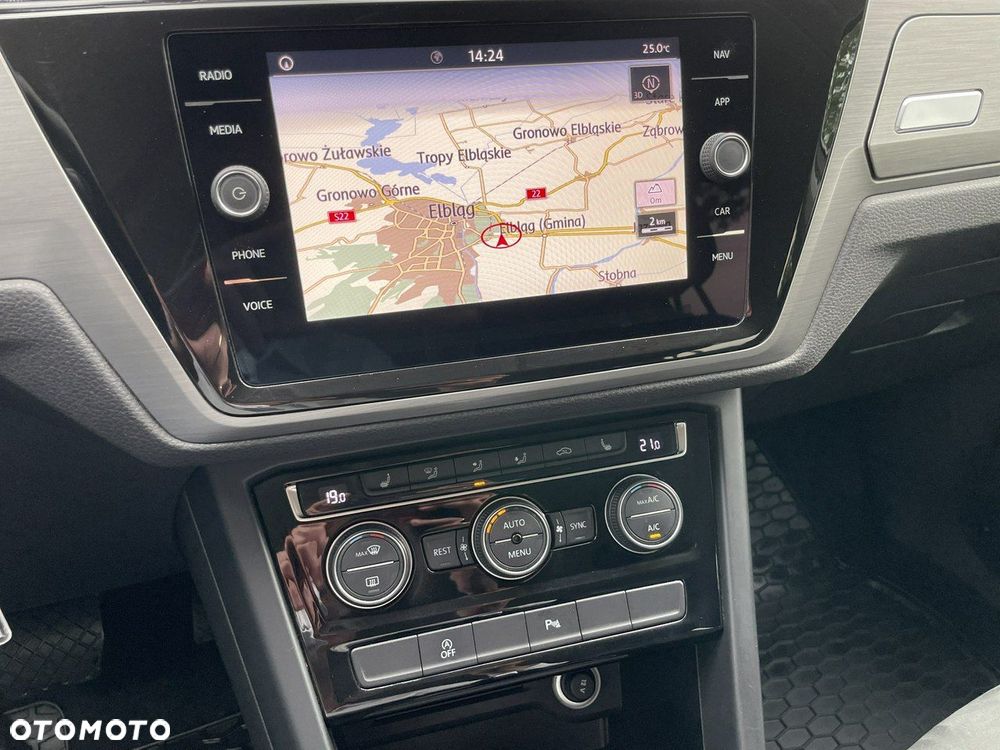 Volkswagen Touran - 20