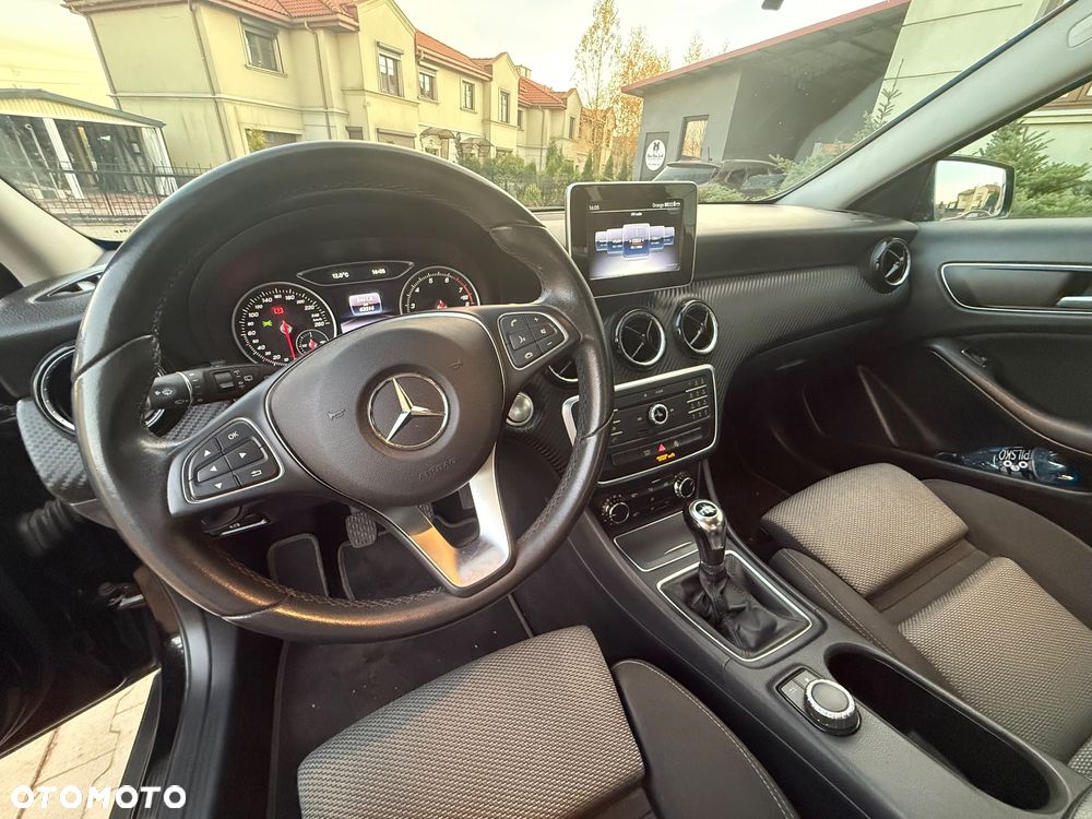 Mercedes-Benz GLA 180 - 13