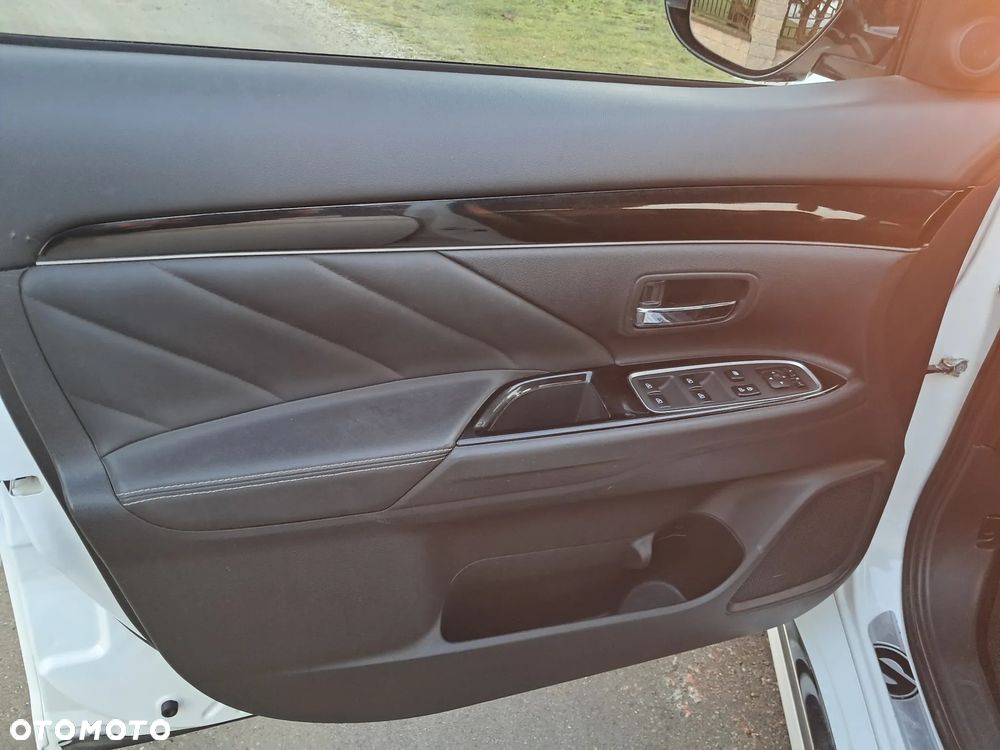 Mitsubishi Outlander 2.4 4WD Spirit - 33